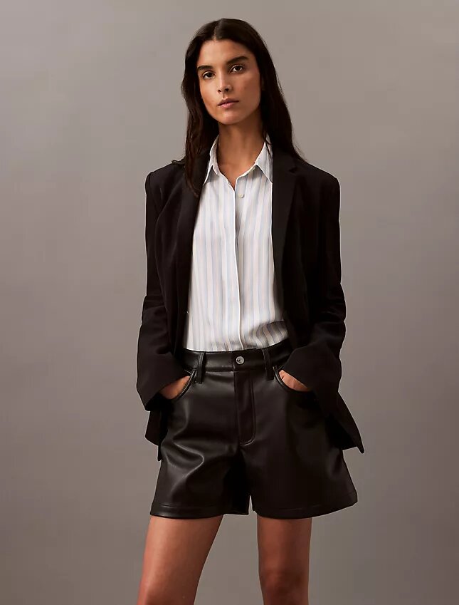 90-luvun tekonahkaiset shortsit 90-luvun tekonahkaiset shortsit
