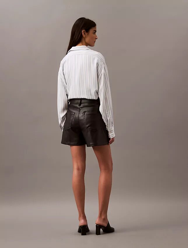 90-luvun tekonahkaiset shortsit 90-luvun tekonahkaiset shortsit
