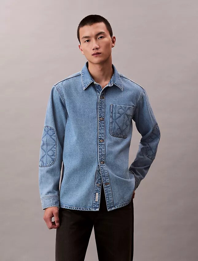 90-luvun tunnusmerkillä varustettu Denim-ylipaita 90-luvun tunnusmerkillä varustettu Denim-ylipaita