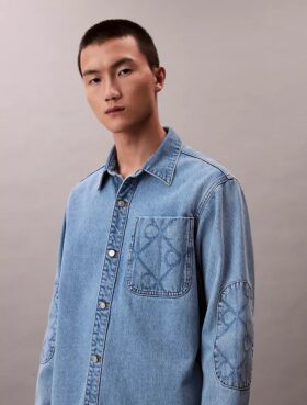 90-luvun tunnusmerkillä varustettu Denim-ylipaita