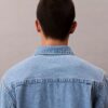 90-luvun tunnusmerkillä varustettu Denim-ylipaita 90-luvun tunnusmerkillä varustettu Denim-ylipaita