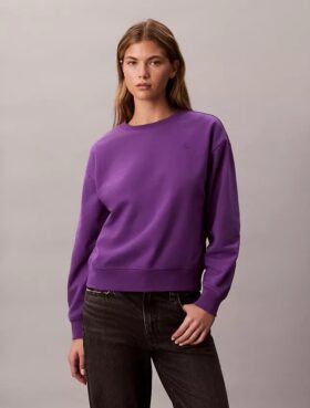 Arkistologolla varustettu rento fleece-huppari