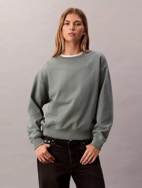 Arkistologolla varustettu rento fleece-huppari
