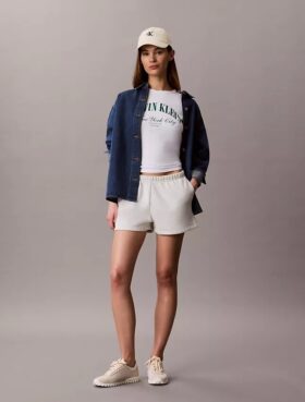 Arkistologolla varustetut fleece-shortsit
