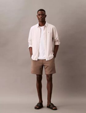 Arkistologolla varustetut fleece-shortsit