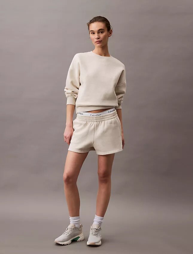 Arkistologolla varustetut fleece-shortsit Arkistologolla varustetut fleece-shortsit
