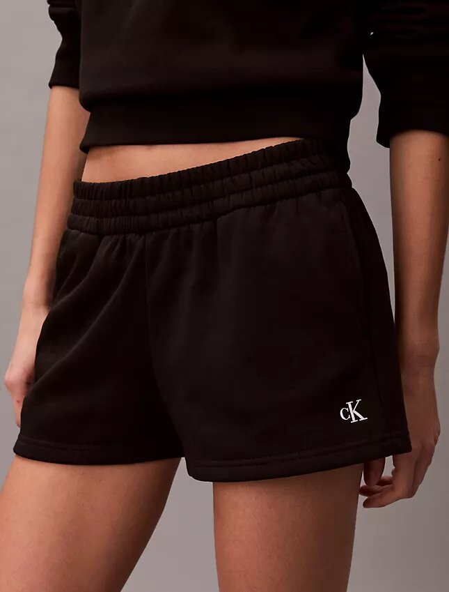 Arkistologolla varustetut fleece-shortsit Arkistologolla varustetut fleece-shortsit