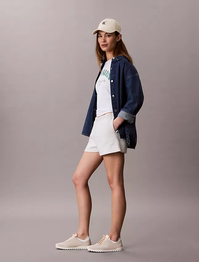 Arkistologolla varustetut fleece-shortsit Arkistologolla varustetut fleece-shortsit