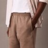 Arkistologolla varustetut fleece-shortsit