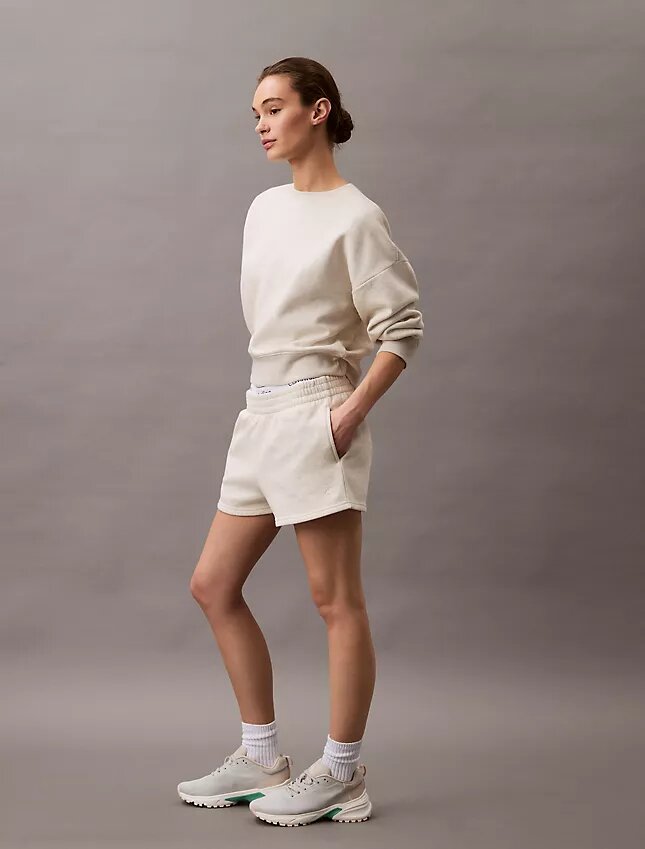 Arkistologolla varustetut fleece-shortsit Arkistologolla varustetut fleece-shortsit