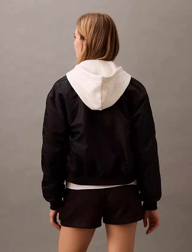 Arkistologolla varustetut fleece-shortsit Arkistologolla varustetut fleece-shortsit