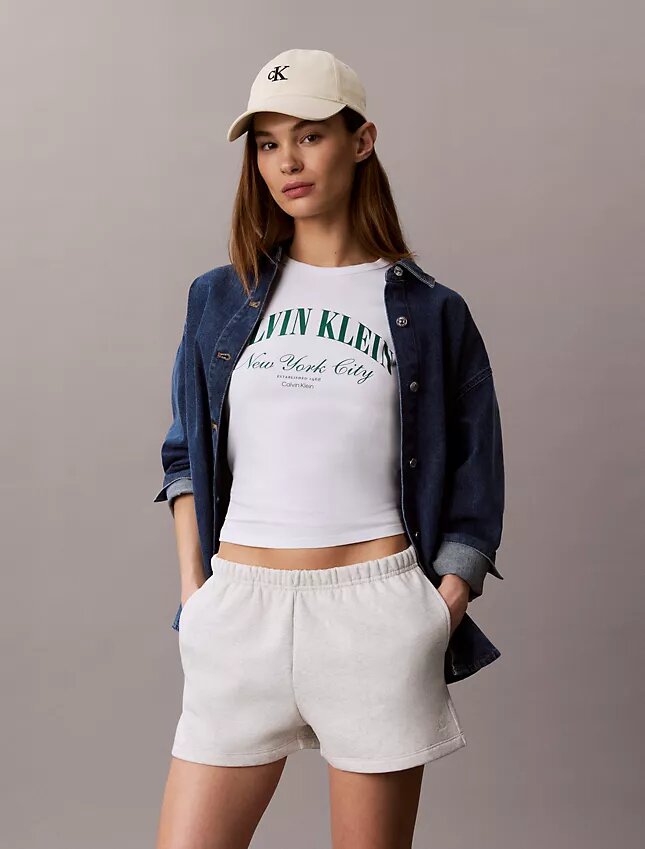 Arkistologolla varustetut fleece-shortsit Arkistologolla varustetut fleece-shortsit