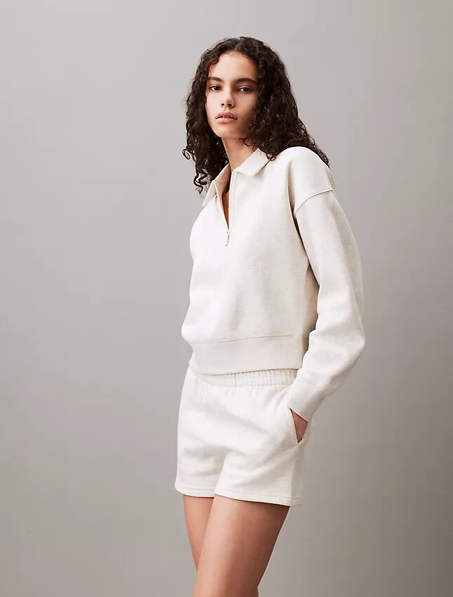 Arkistologolla varustetut fleece-shortsit Arkistologolla varustetut fleece-shortsit