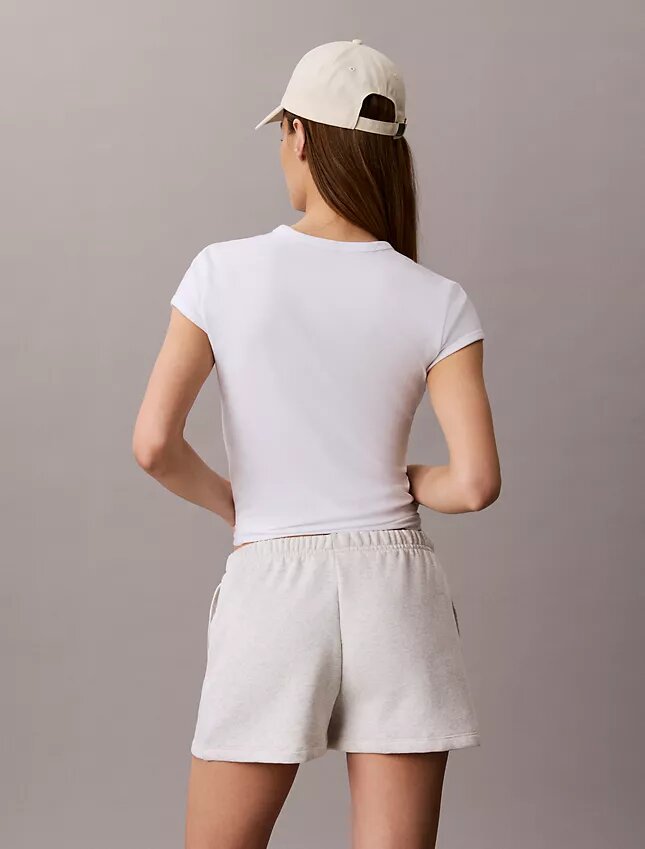 Arkistologolla varustetut fleece-shortsit Arkistologolla varustetut fleece-shortsit