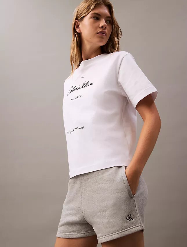 Arkistologolla varustetut fleece-shortsit Arkistologolla varustetut fleece-shortsit