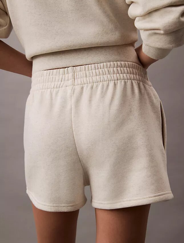 Arkistologolla varustetut fleece-shortsit Arkistologolla varustetut fleece-shortsit