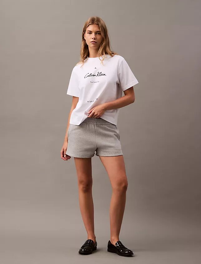 Arkistologolla varustetut fleece-shortsit Arkistologolla varustetut fleece-shortsit