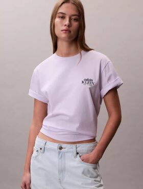 Brodeerattu logokuviollinen suorakaiteen muotoinen T-paita Brodeerattu logokuviollinen suorakaiteen muotoinen T-paita