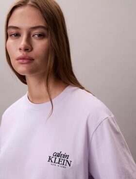 Brodeerattu logokuviollinen suorakaiteen muotoinen T-paita Brodeerattu logokuviollinen suorakaiteen muotoinen T-paita