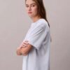 Brodeerattu logokuviollinen suorakaiteen muotoinen T-paita Brodeerattu logokuviollinen suorakaiteen muotoinen T-paita