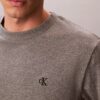 Brodeerattu monogrammi, rento T-paita Brodeerattu monogrammi, rento T-paita