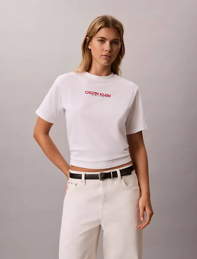 Calvin Klein -logolla varustettu suorakaiteen muotoinen t-paita Calvin Klein -logolla varustettu suorakaiteen muotoinen t-paita