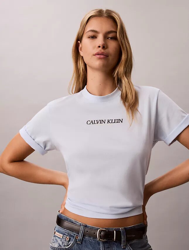 Calvin Klein -logolla varustettu suorakaiteen muotoinen t-paita Calvin Klein -logolla varustettu suorakaiteen muotoinen t-paita