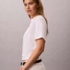 Calvin Klein -logolla varustettu suorakaiteen muotoinen t-paita Calvin Klein -logolla varustettu suorakaiteen muotoinen t-paita