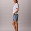 Calvin Klein -logolla varustettu suorakaiteen muotoinen t-paita Calvin Klein -logolla varustettu suorakaiteen muotoinen t-paita