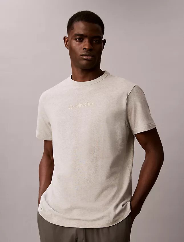 Calvin Klein -logolla varustettu yöpaita Calvin Klein -logolla varustettu yöpaita