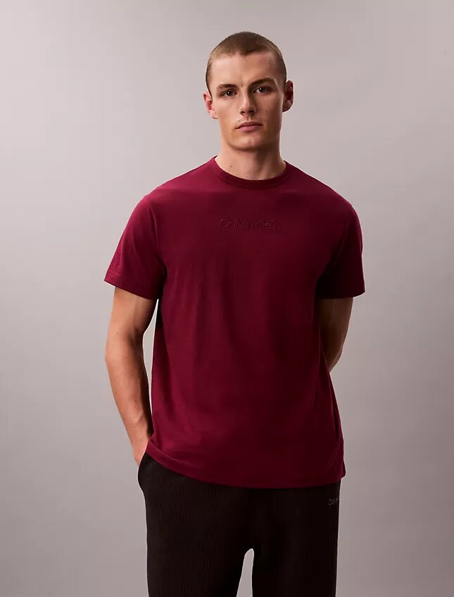 Calvin Klein -logolla varustettu yöpaita Calvin Klein -logolla varustettu yöpaita