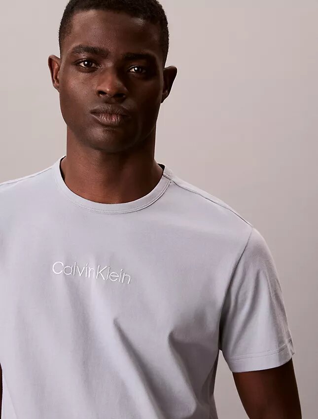 Calvin Klein -logolla varustettu yöpaita Calvin Klein -logolla varustettu yöpaita