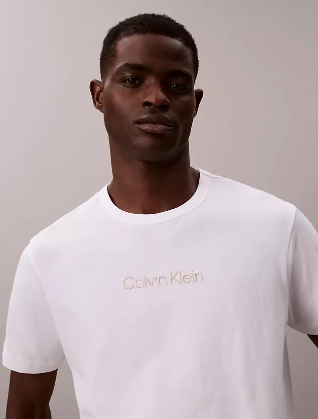 Calvin Klein -logolla varustettu yöpaita Calvin Klein -logolla varustettu yöpaita