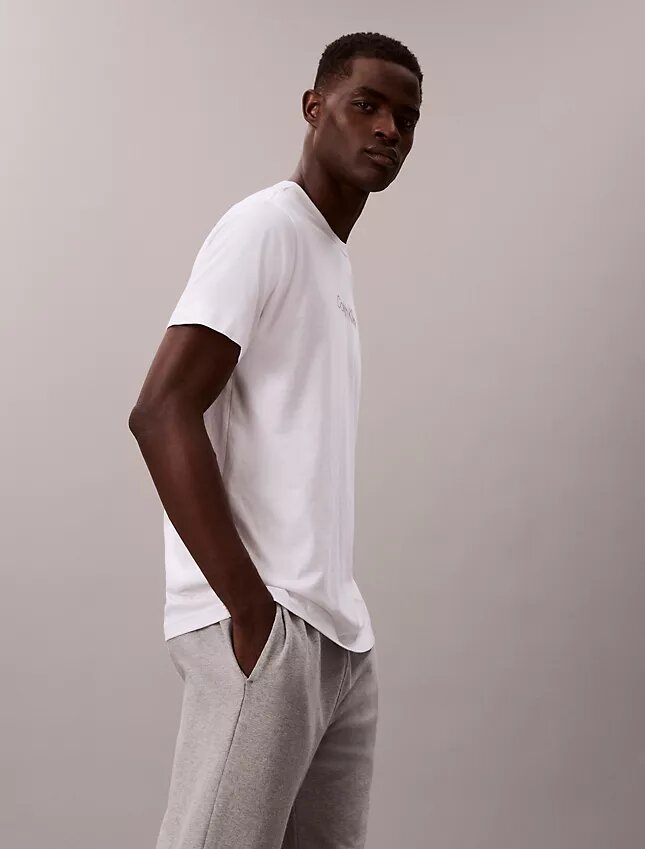 Calvin Klein -logolla varustettu yöpaita Calvin Klein -logolla varustettu yöpaita