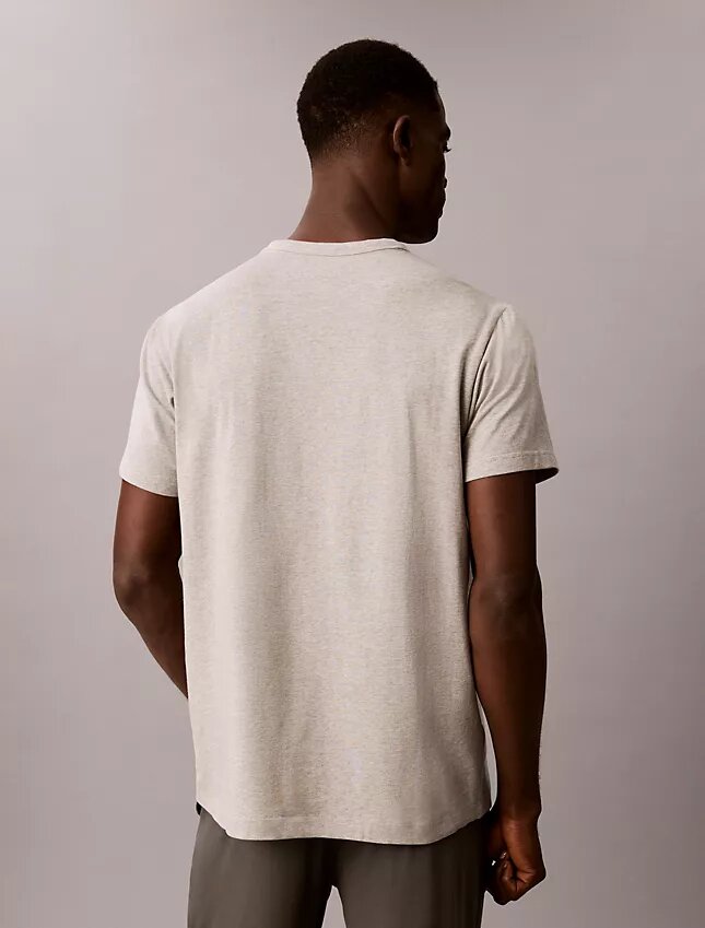 Calvin Klein -logolla varustettu yöpaita Calvin Klein -logolla varustettu yöpaita
