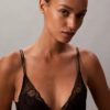 CK Black Floral Lace -rintaliivit, kevyesti vuoratut CK Black Floral Lace -rintaliivit, kevyesti vuoratut