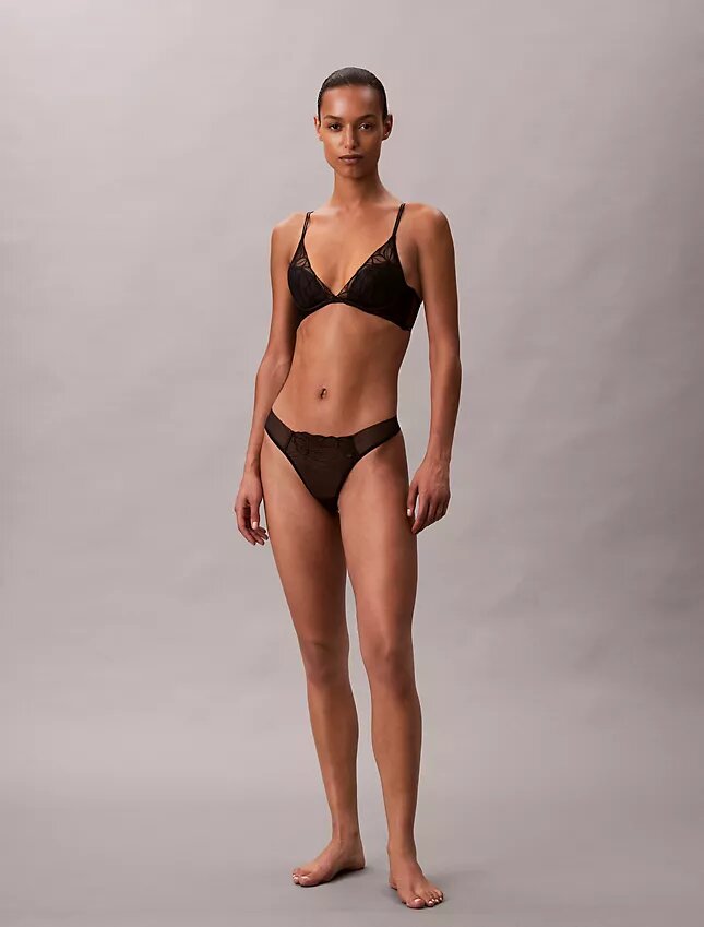 CK Black Floral Lace -rintaliivit, kevyesti vuoratut CK Black Floral Lace -rintaliivit, kevyesti vuoratut