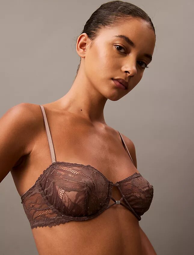 CK Black kukallinen pitsi, Unlined balconette-rintaliivi CK Black kukallinen pitsi, Unlined balconette-rintaliivi