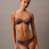 CK Black kukallinen pitsi, Unlined balconette-rintaliivi CK Black kukallinen pitsi, Unlined balconette-rintaliivi