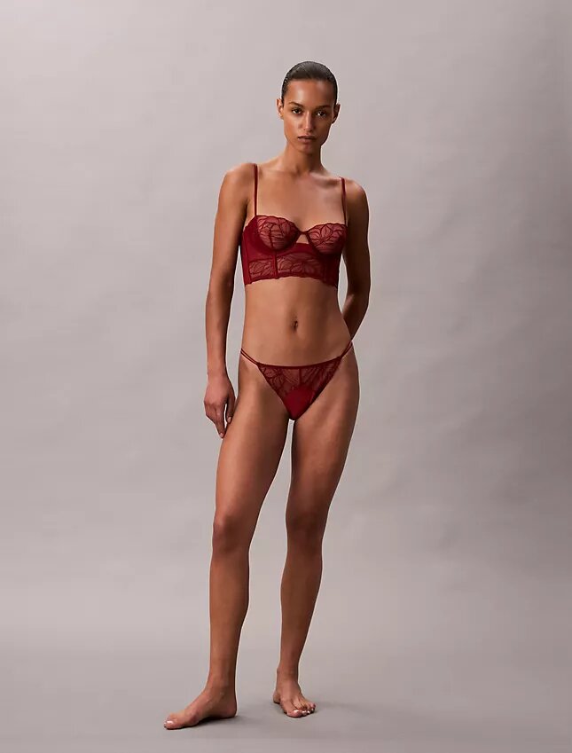 CK Black kukallinen pitsibikini CK Black kukallinen pitsibikini