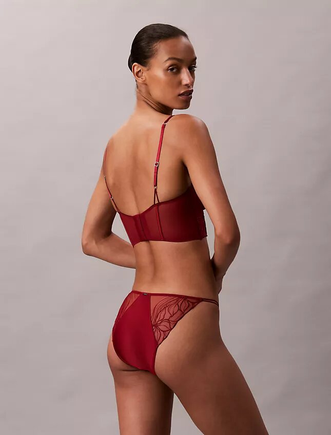CK Black kukallinen pitsibikini CK Black kukallinen pitsibikini