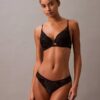 CK Black kukkakuvioinen pitsinen Push-Up-plunge-rintaliivi CK Black kukkakuvioinen pitsinen Push-Up-plunge-rintaliivi