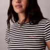 Contour Rib Logo Graphic Slim T-paita Contour Rib Logo Graphic Slim T-paita
