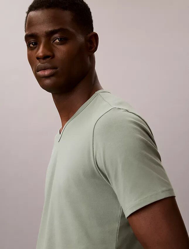 Cotton Stretch-sekoitetta oleva 3-pakkaus Slim Fit V-kaula-T-paita Cotton Stretch-sekoitetta oleva 3-pakkaus Slim Fit V-kaula-T-paita