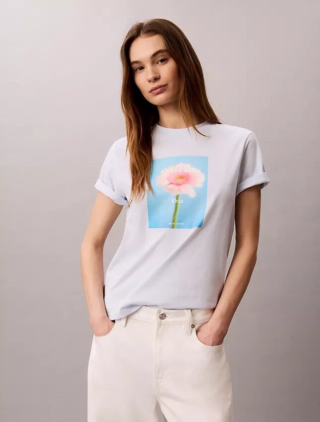 Daisy-grafiikka Klassinen T-paita Daisy-grafiikka Klassinen T-paita