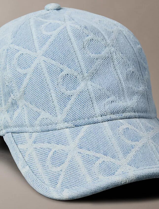 Denim-baseball-lippis, jossa on koko pinnan kattava logomerkki Denim-baseball-lippis, jossa on koko pinnan kattava logomerkki