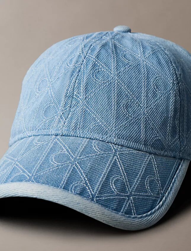 Denim-baseball-lippis, jossa on koko pinnan kattava logomerkki Denim-baseball-lippis, jossa on koko pinnan kattava logomerkki