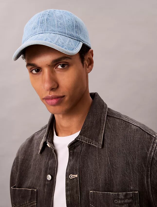 Denim-baseball-lippis, jossa on koko pinnan kattava logomerkki Denim-baseball-lippis, jossa on koko pinnan kattava logomerkki