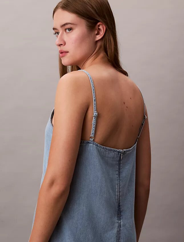 Denim-olkaimellinen minihame Denim-olkaimellinen minihame