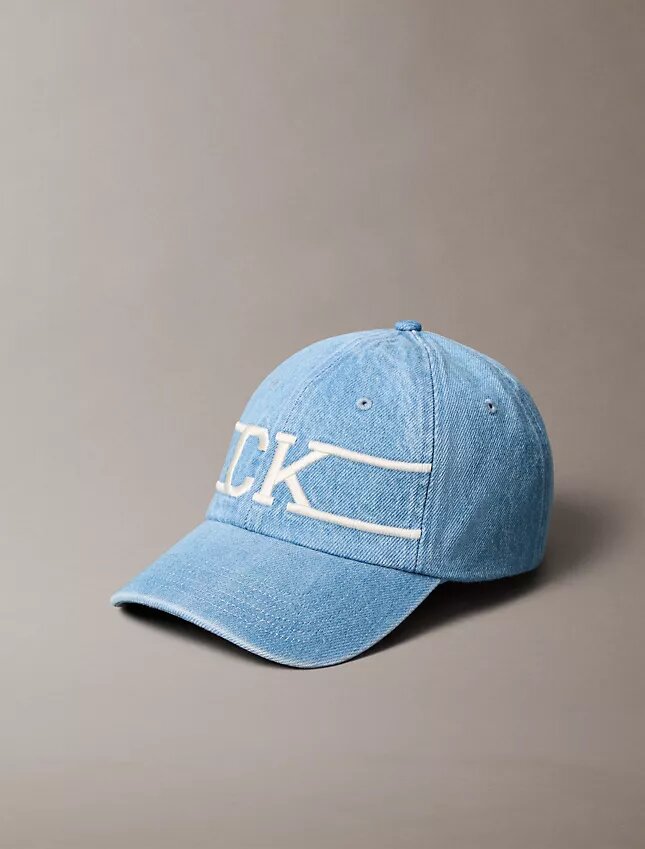 Denim-varsity-Monogram-logolla varustettu baseball-lippis Denim-varsity-Monogram-logolla varustettu baseball-lippis